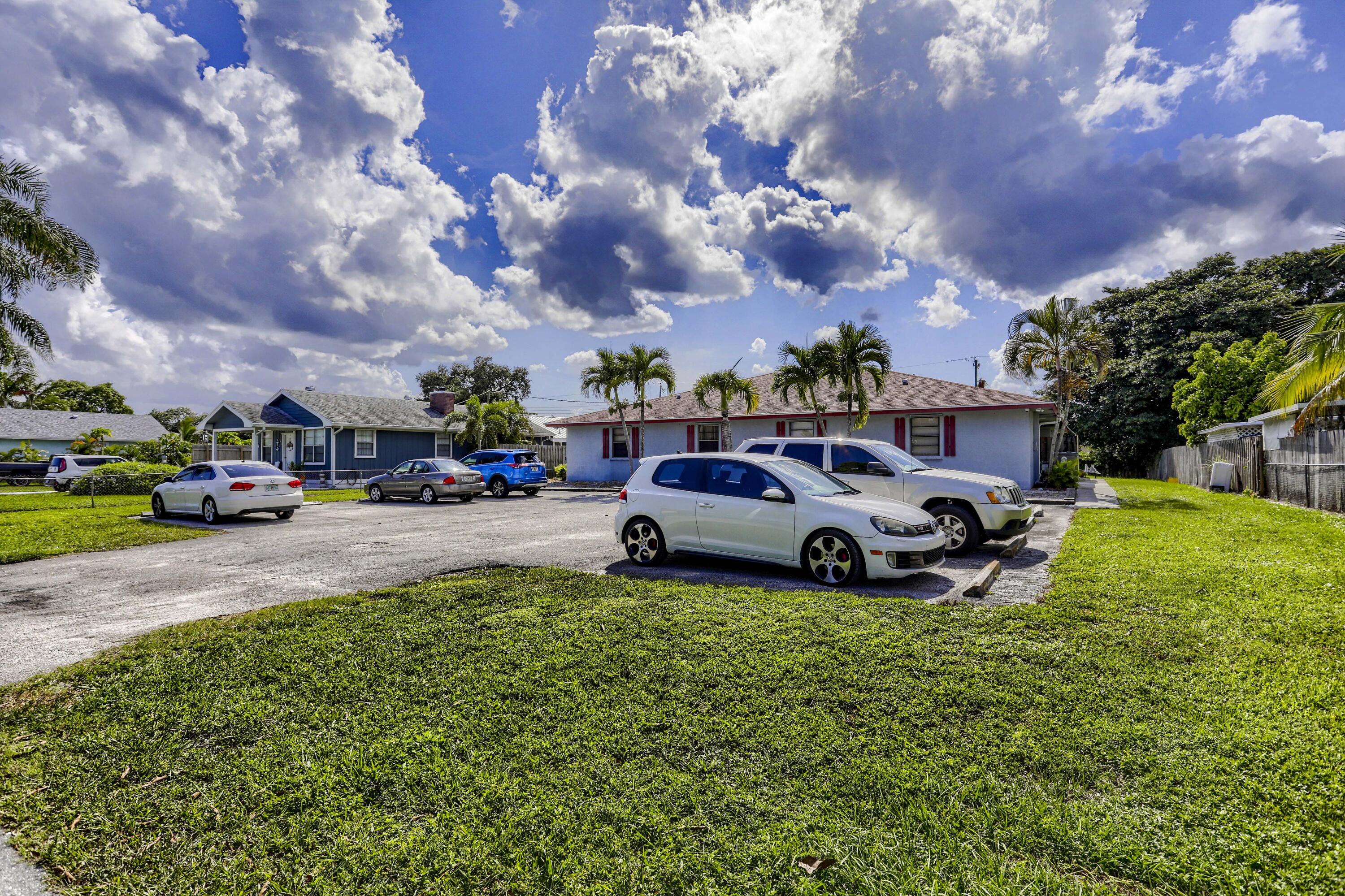 1419 Sunset Road West Palm Beach, FL 33406 - Photo 2 of 41 02__20a6317-hdr(6)_interior 2