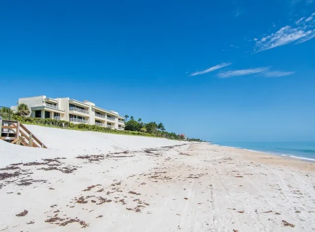 $887,500 | 5554 Florida A1A, Unit 102, Vero Beach, FL 32963