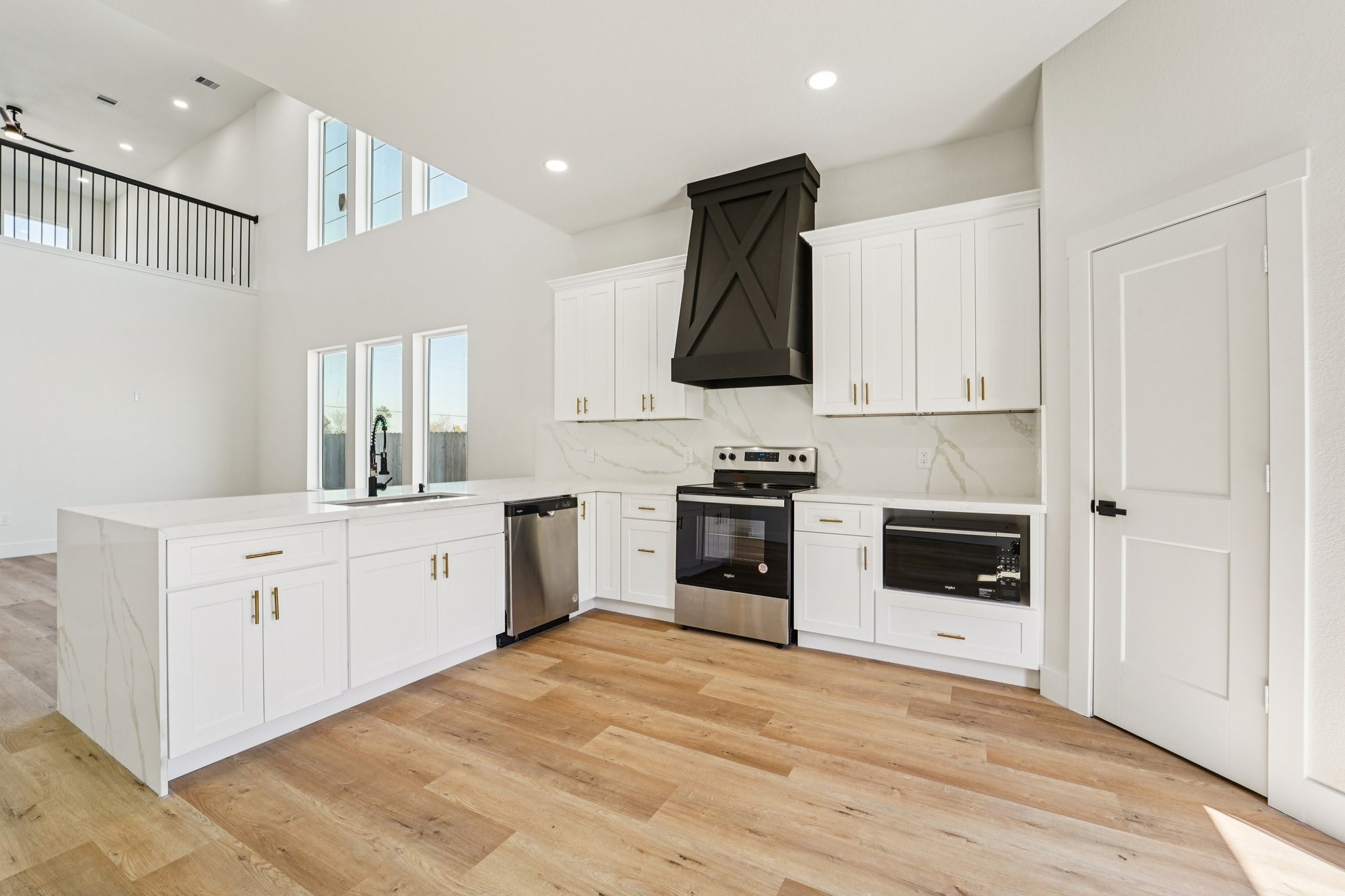 320 East Main Street La Porte, TX 77571 - Photo 11 of 37