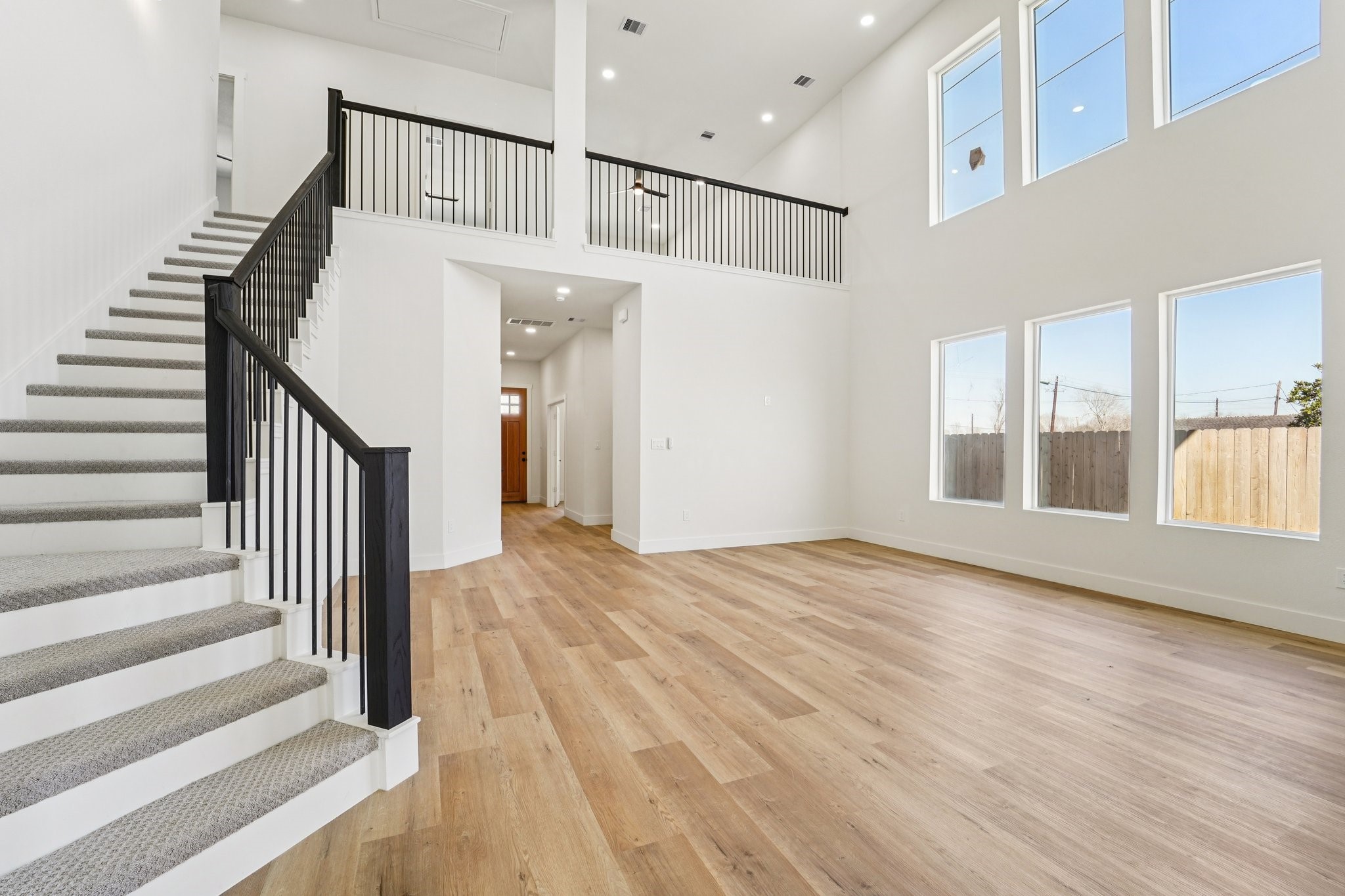 320 East Main Street La Porte, TX 77571 - Photo 9 of 37