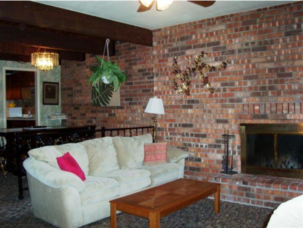 685 Cottage Club Road, Unit 18 Stowe, VT 05672 - Photo 7 of 9 Gallery Image 7