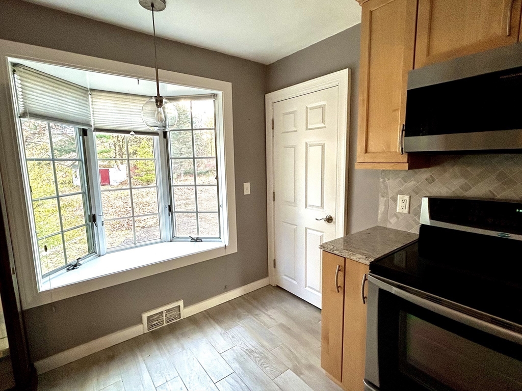 29 John Dee Road Sterling, MA 01564 - Photo 5 of 16 Gallery Image 5