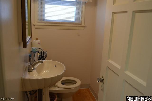 3546 St Albans Road Cleveland Heights, OH 44121 - Photo 12 of 24 HALF BATHROOM