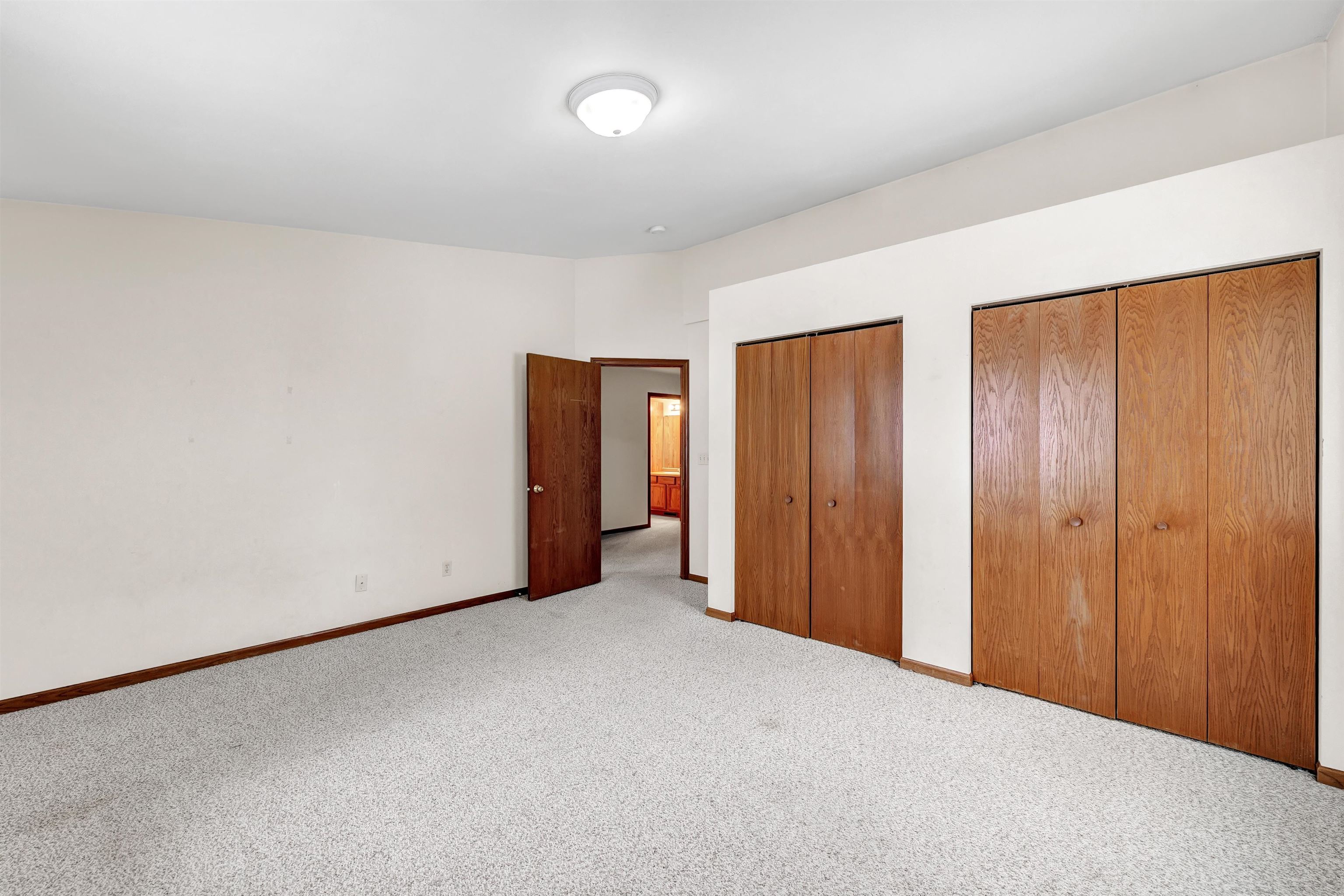 4642 Ridge Court Manitowoc, WI 54220 - Photo 14 of 27