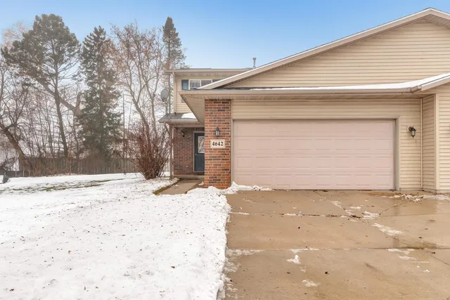 $199,900 | 4642 Ridge Court, Manitowoc, WI 54220