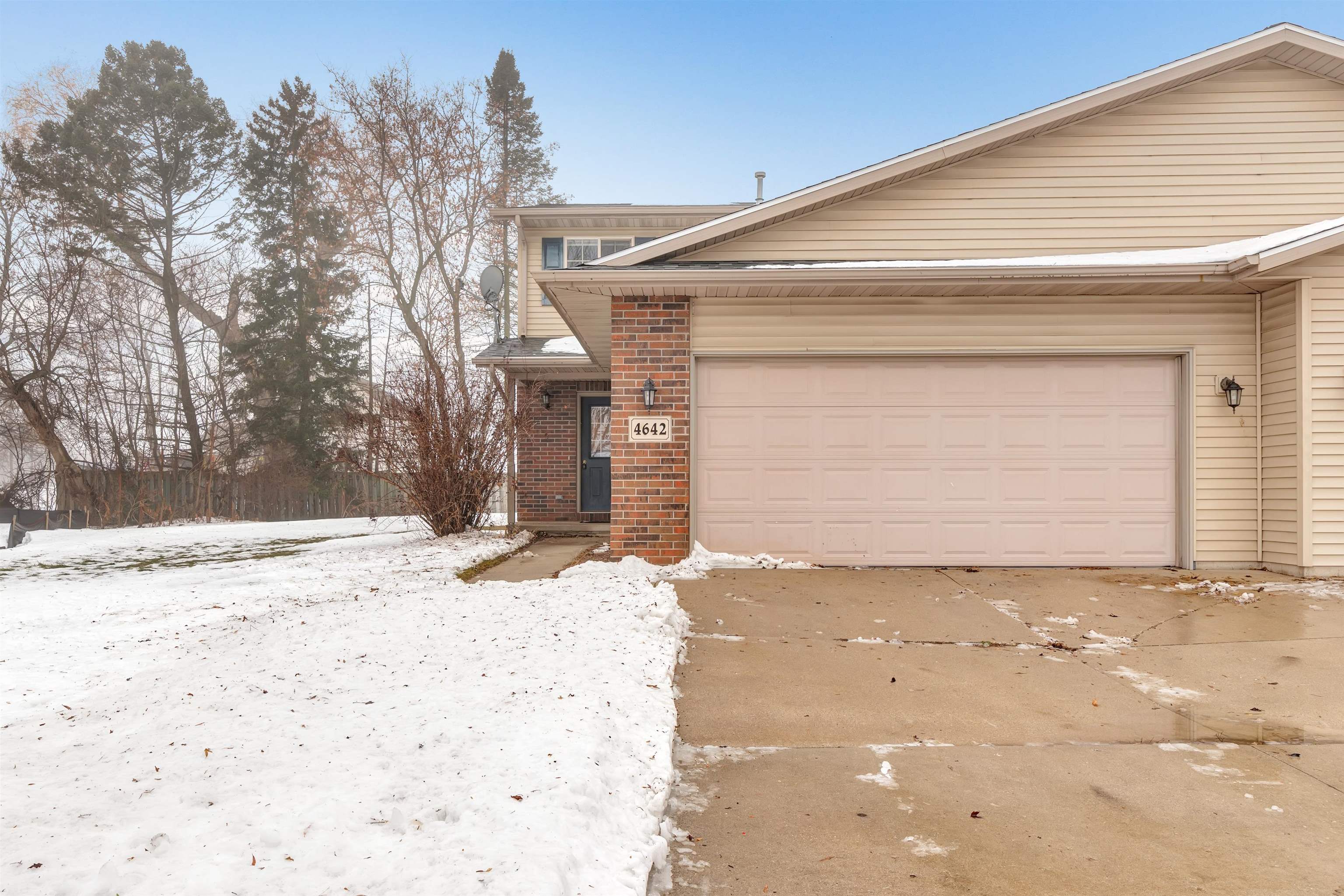 4642 Ridge Court Manitowoc, WI 54220 - Photo 26 of 27