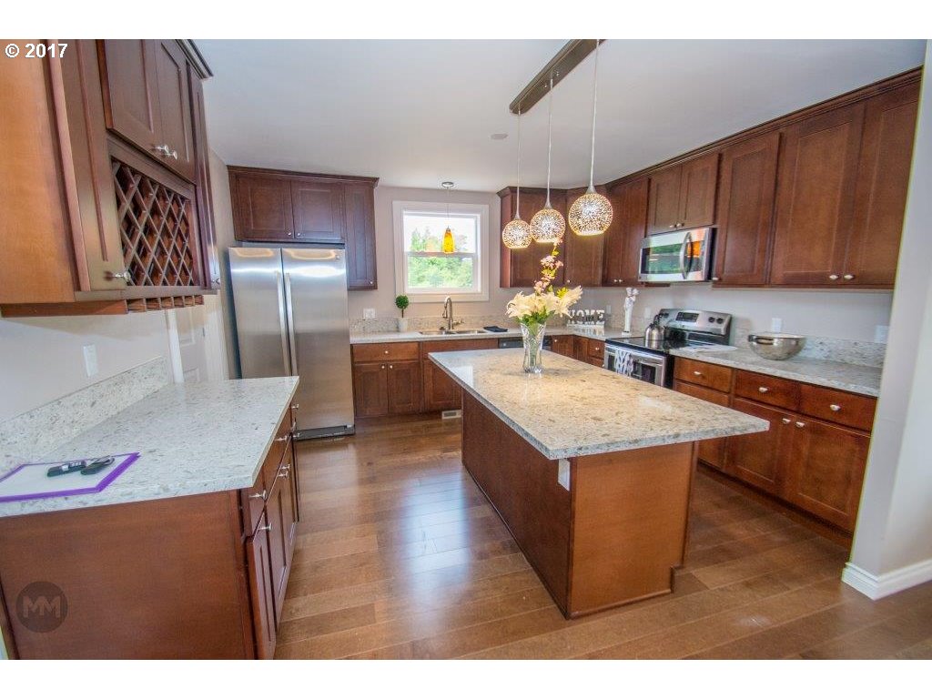 24658 Southwest Daniel Road Beaverton, OR 97078 - Photo 4 of 22 Gallery Image 4