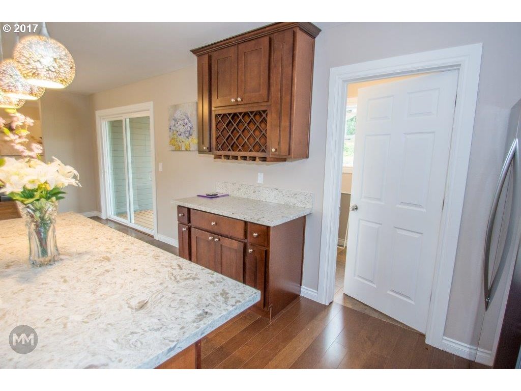 24658 Southwest Daniel Road Beaverton, OR 97078 - Photo 6 of 22 Gallery Image 6