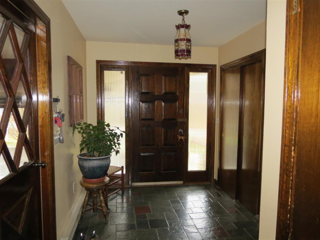 51 Oak Street Rochester, NH 03839 - Photo 4 of 33