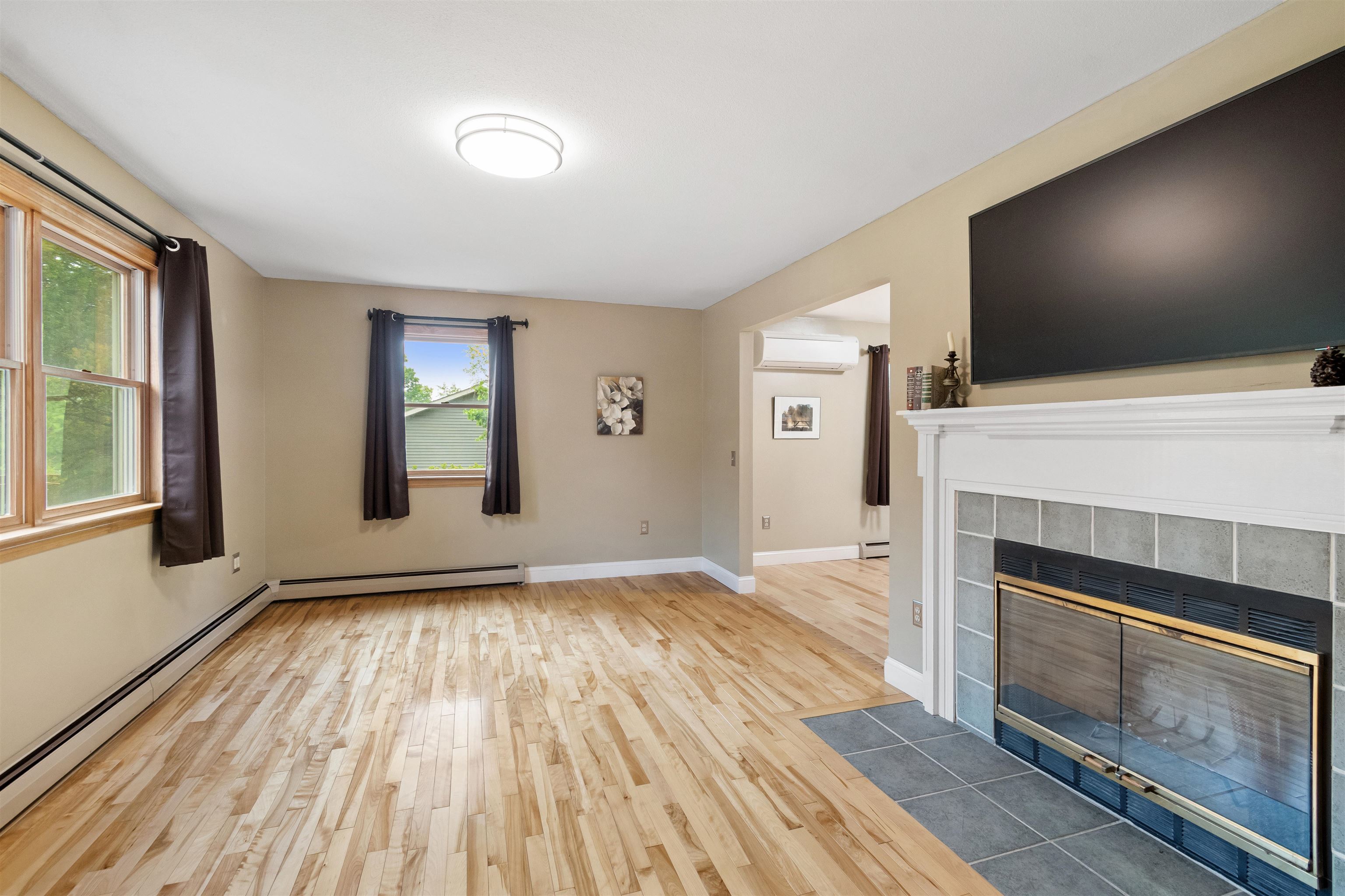 697 East Hill Road Richmond, VT 05477 - Photo 5 of 57