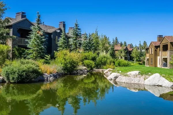 $899,000 | 1121 Pyramid Peak Drive, Unit 1121, Mammoth Lakes, CA 93546