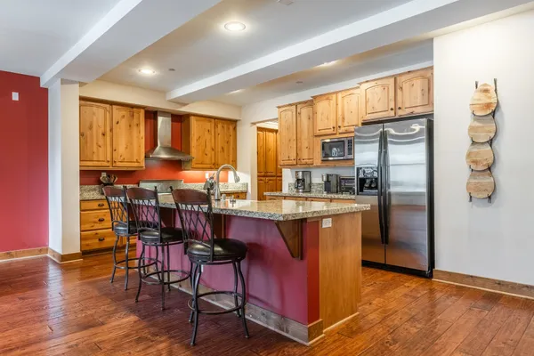 $899,000 | 1121 Pyramid Peak Drive, Unit 1121, Mammoth Lakes, CA 93546