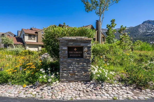 $899,000 | 1121 Pyramid Peak Drive, Unit 1121, Mammoth Lakes, CA 93546
