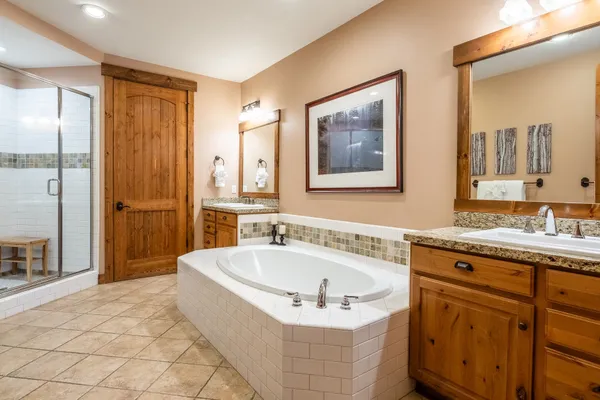 $899,000 | 1121 Pyramid Peak Drive, Unit 1121, Mammoth Lakes, CA 93546