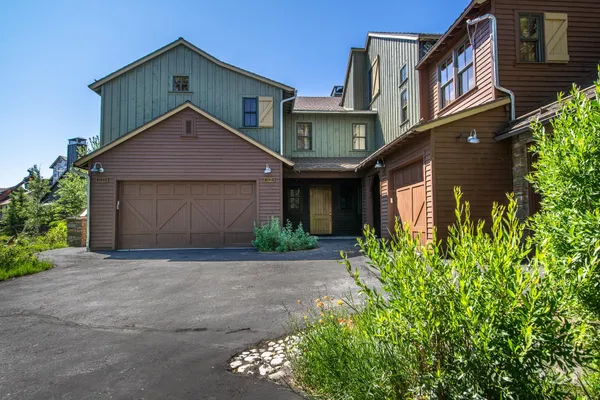 $899,000 | 1121 Pyramid Peak Drive, Unit 1121, Mammoth Lakes, CA 93546