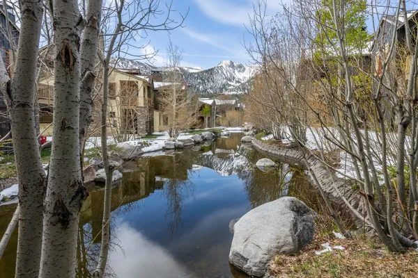 $899,000 | 1121 Pyramid Peak Drive, Unit 1121, Mammoth Lakes, CA 93546