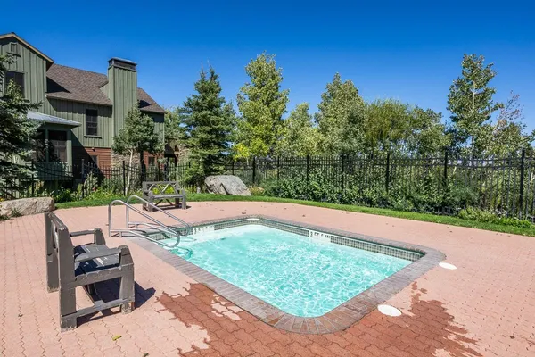 $899,000 | 1121 Pyramid Peak Drive, Unit 1121, Mammoth Lakes, CA 93546