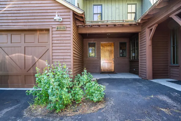 $899,000 | 1121 Pyramid Peak Drive, Unit 1121, Mammoth Lakes, CA 93546