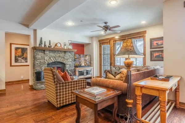 $899,000 | 1121 Pyramid Peak Drive, Unit 1121, Mammoth Lakes, CA 93546