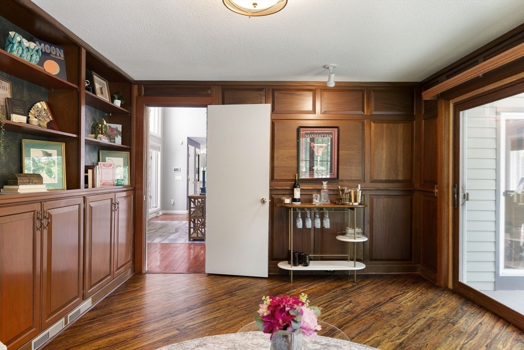 550 Wolf Swamp Road Longmeadow, MA 01106 - Photo 10 of 42