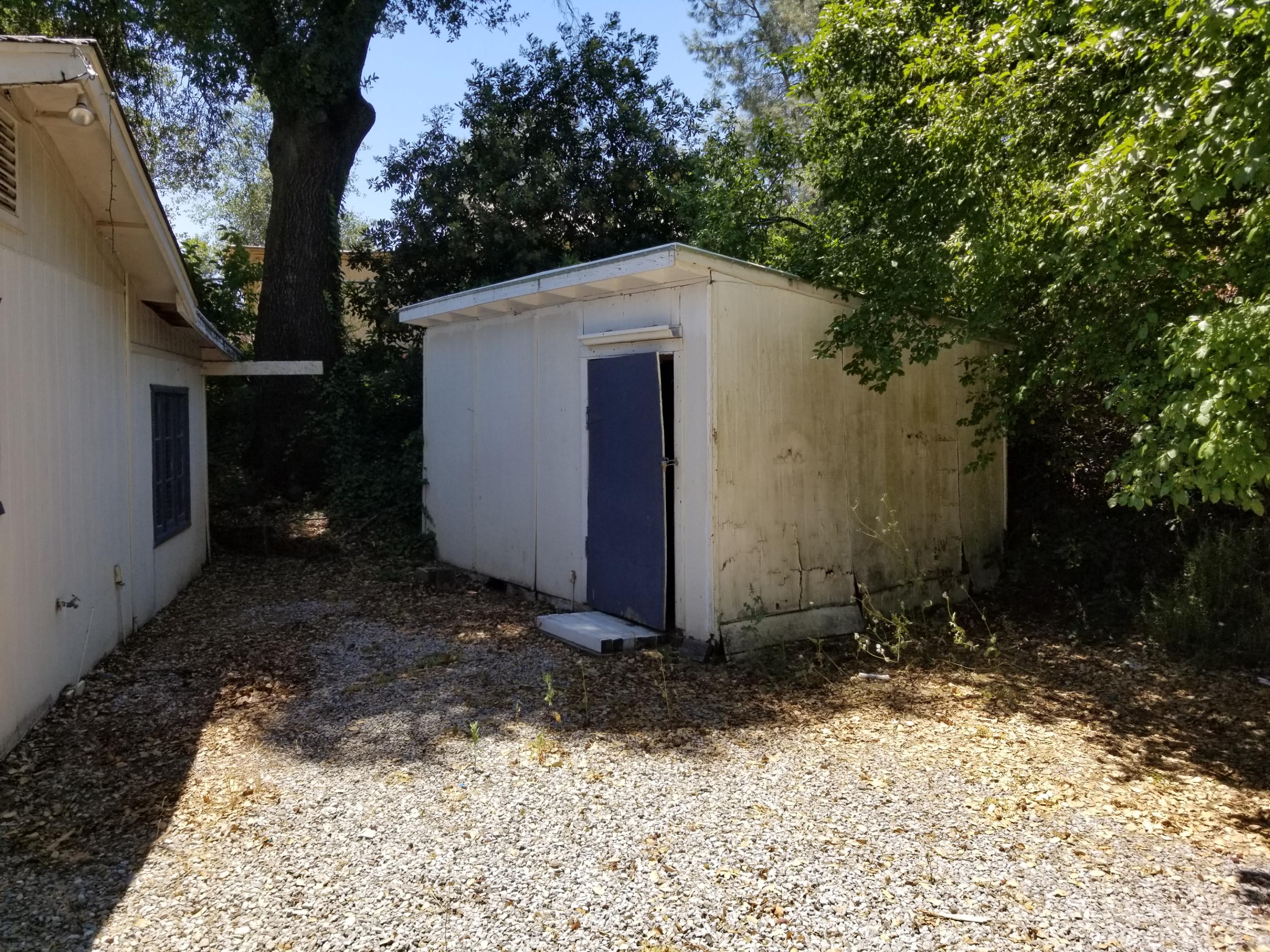 17843 Irish Road Redding, CA 96003 - Photo 2 of 13 a backyard of a house