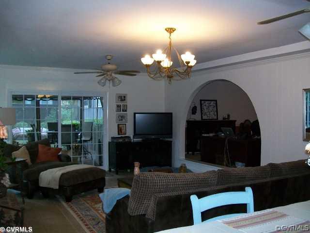 9309 Bandock Road Richmond, VA 23229 - Photo 8 of 11 Den/Family/Great Room - Florida/Sun Room