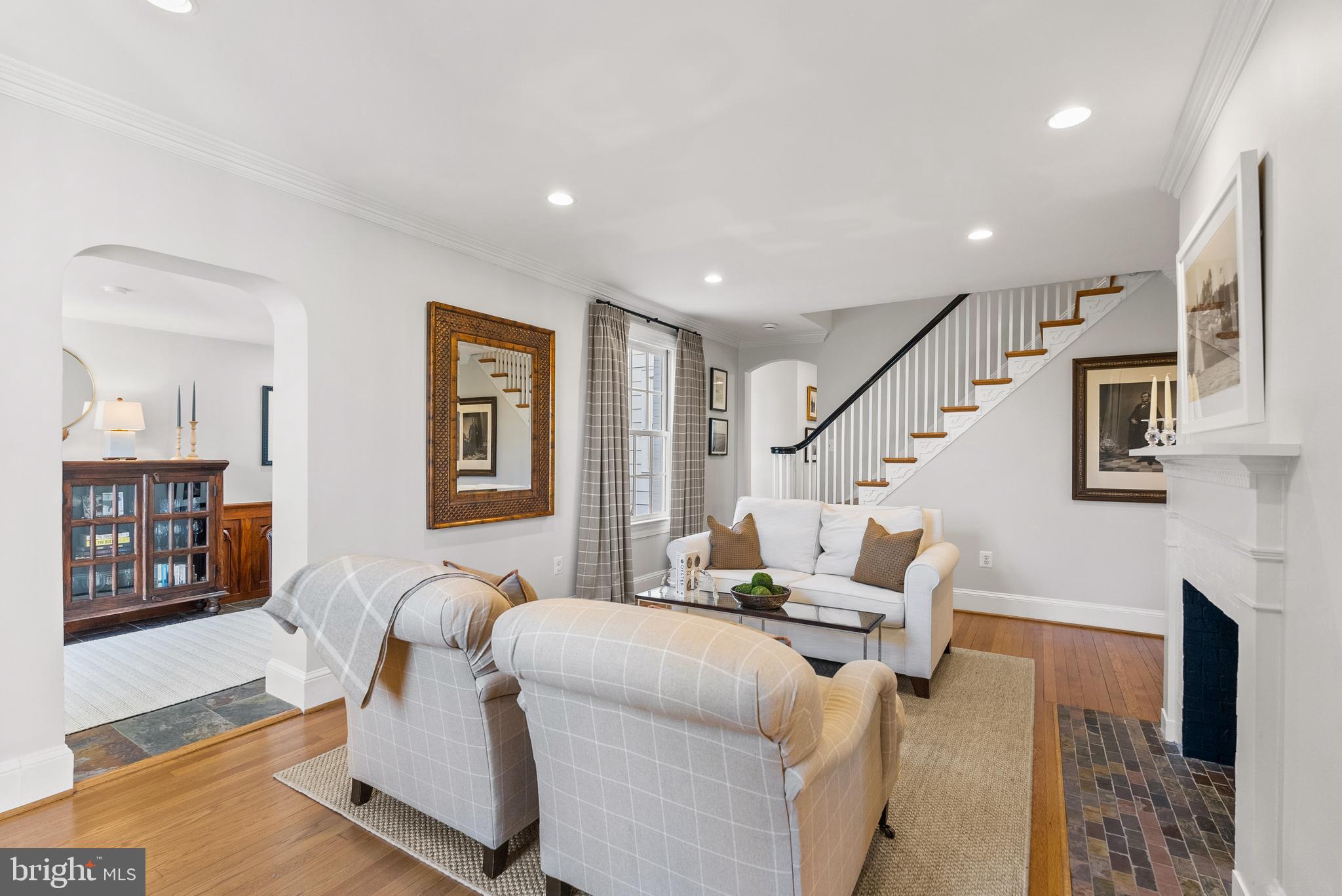 6032 Fort Hunt Road Alexandria, VA 22307 - Photo 12 of 49 a living room with furniture and wooden floor