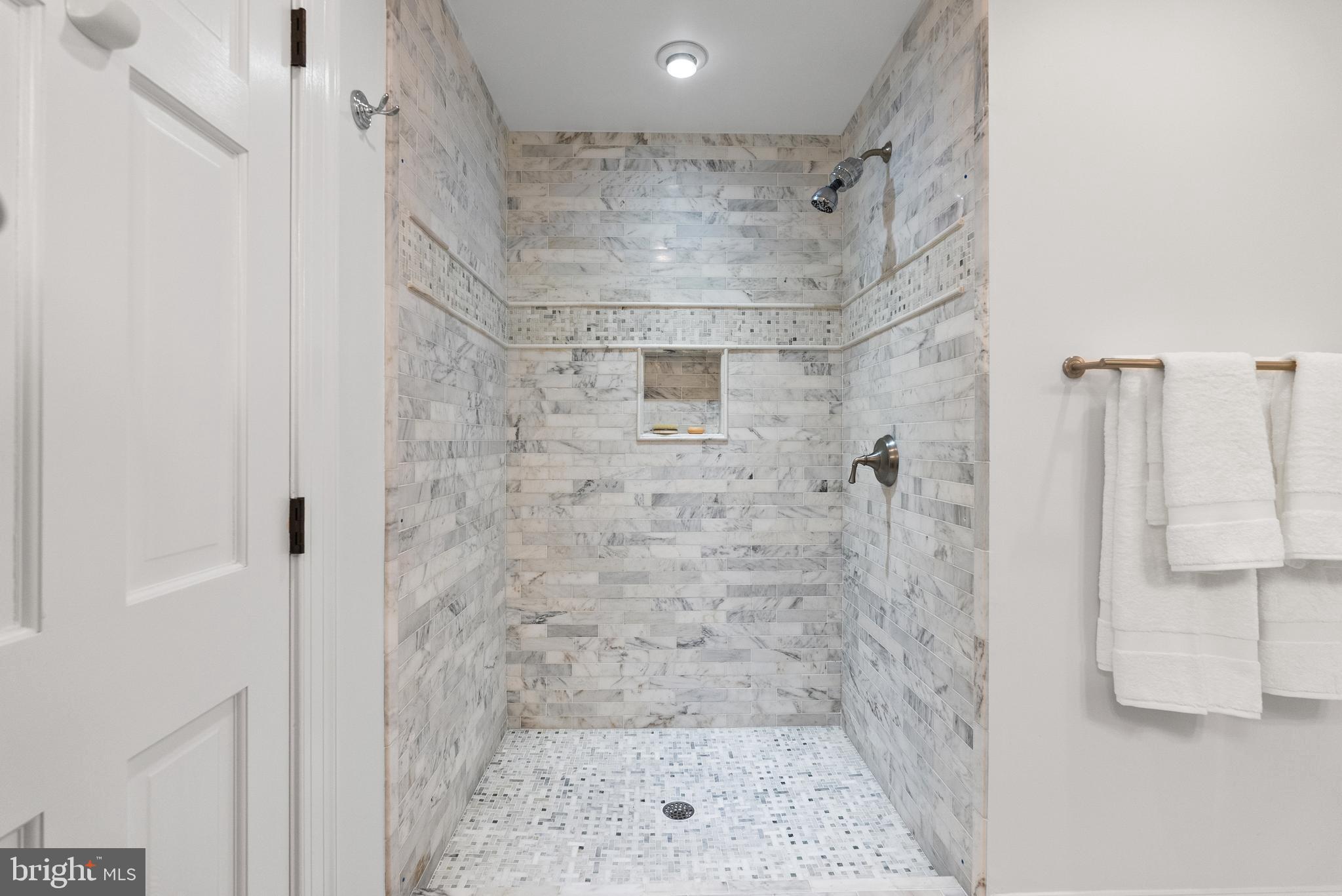 6032 Fort Hunt Road Alexandria, VA 22307 - Photo 28 of 49 a bathroom with a shower