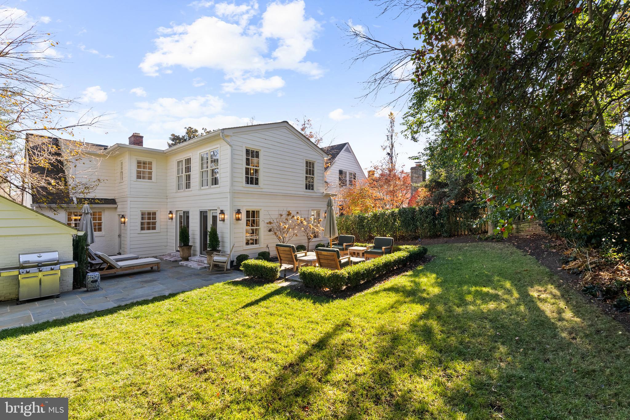 6032 Fort Hunt Road Alexandria, VA 22307 - Photo 41 of 49 a view of a house with swimming pool and sitting area