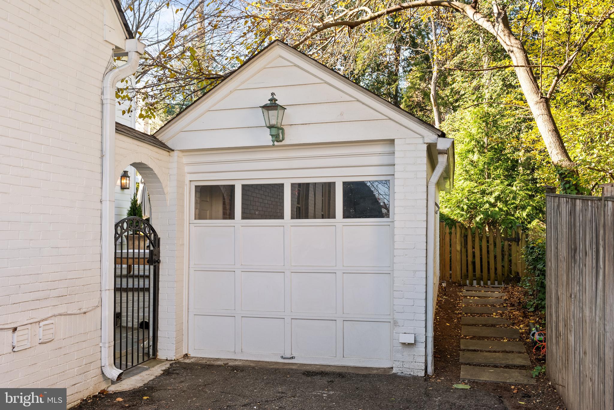 6032 Fort Hunt Road Alexandria, VA 22307 - Photo 45 of 49 a front view of a house with a tree