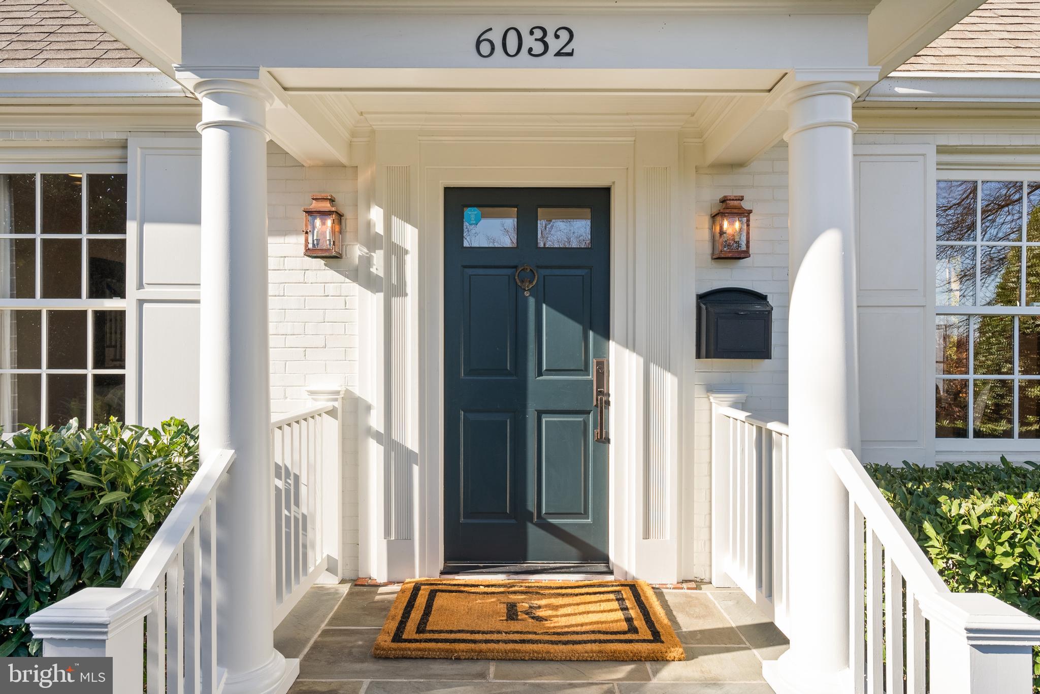 6032 Fort Hunt Road Alexandria, VA 22307 - Photo 9 of 49 a view of outdoor space deck and living room