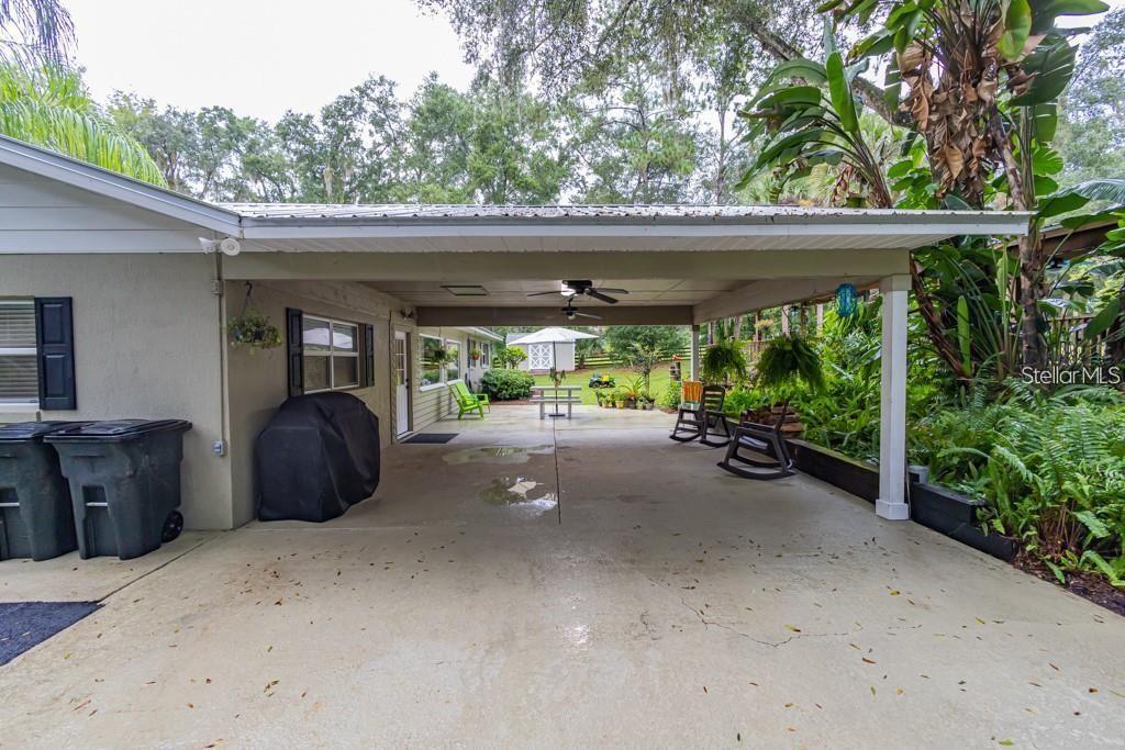 3341 Southeast 45th Street Ocala, FL 34480 - Photo 36 of 50 a view of a car garage