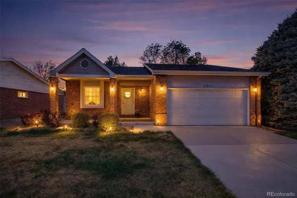 $715,000 | 8943 Greenspointe Lane, Highlands Ranch, CO 80130