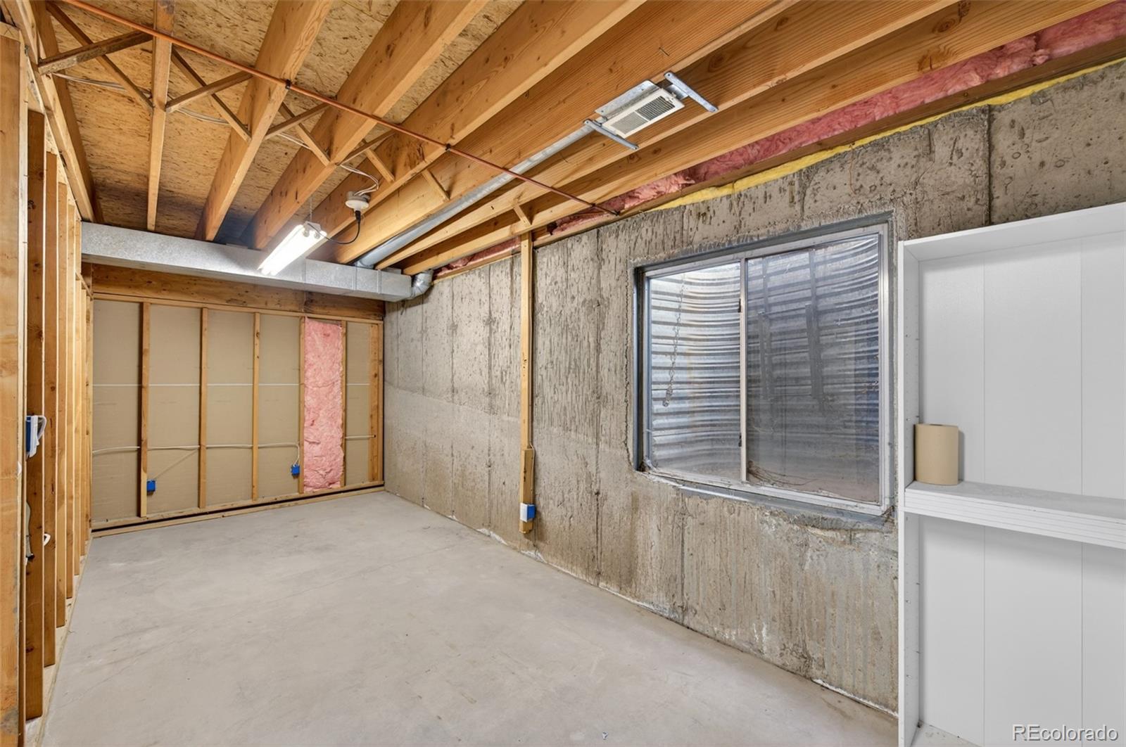 8943 Greenspointe Lane Highlands Ranch, CO 80130 - Photo 28 of 38 a view of an empty room
