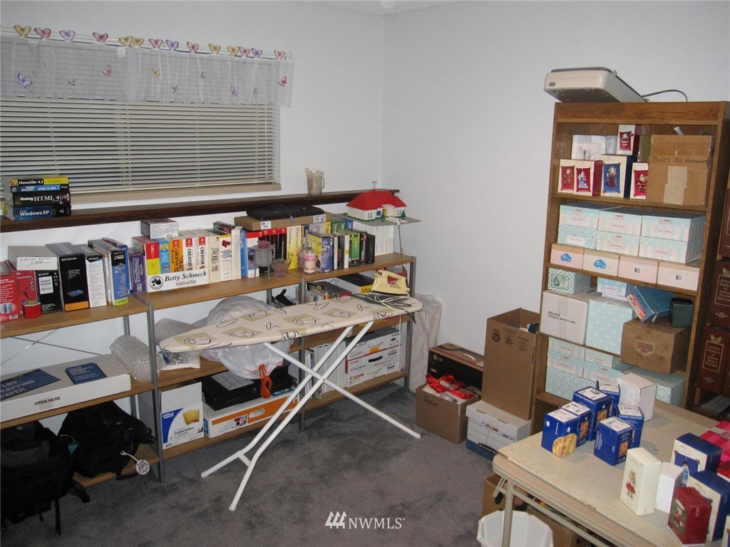 12719 Southeast 95th Place Renton, WA 98056 - Photo 13 of 17 Gallery Image 13