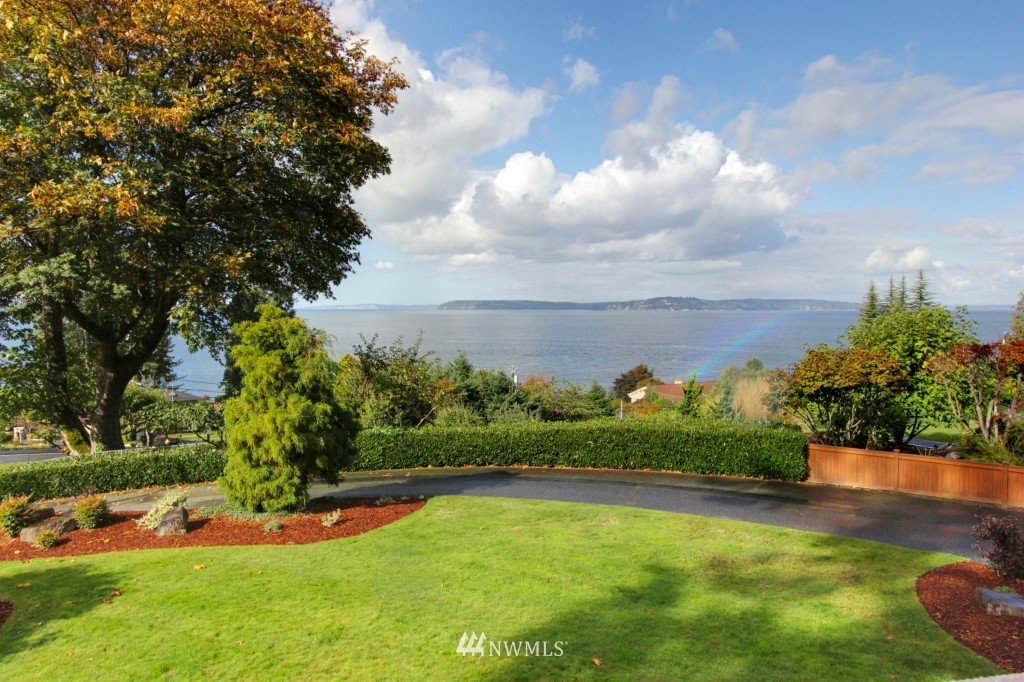 17709 Talbot Road Edmonds, WA 98026 - Photo 1 of 25 Gallery Image 1