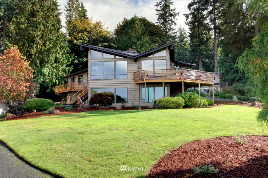 17709 Talbot Road Edmonds, WA 98026 - Photo 2 of 25 Gallery Image 2