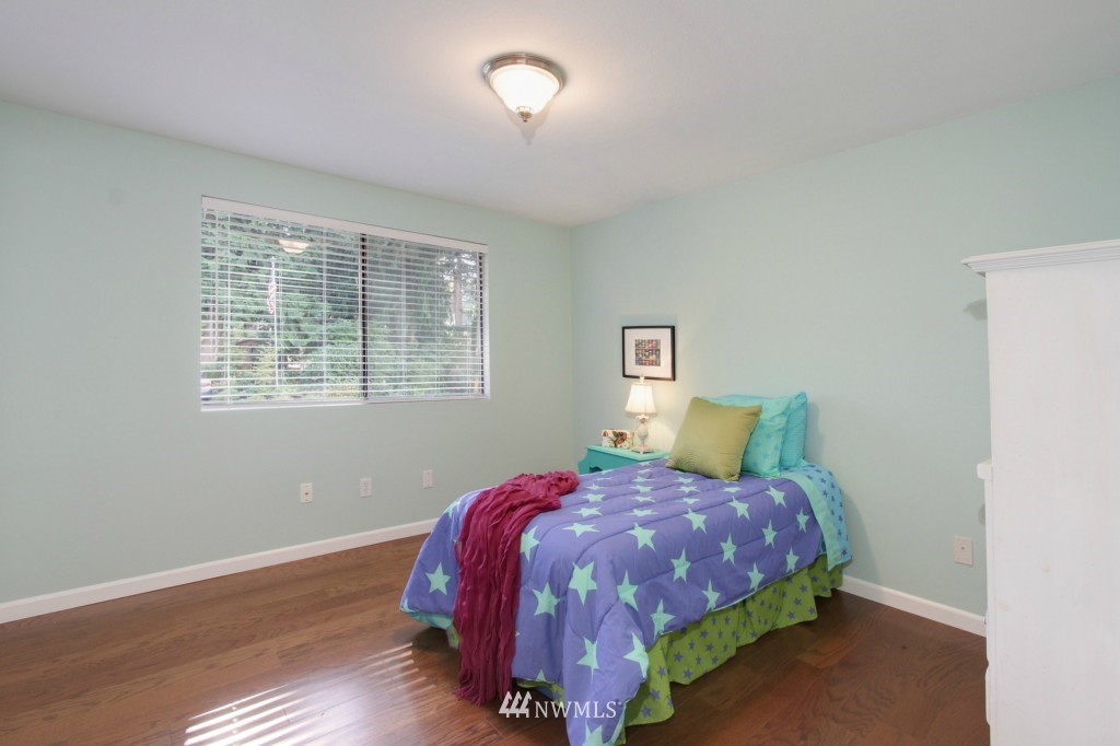 17709 Talbot Road Edmonds, WA 98026 - Photo 18 of 25 Gallery Image 18