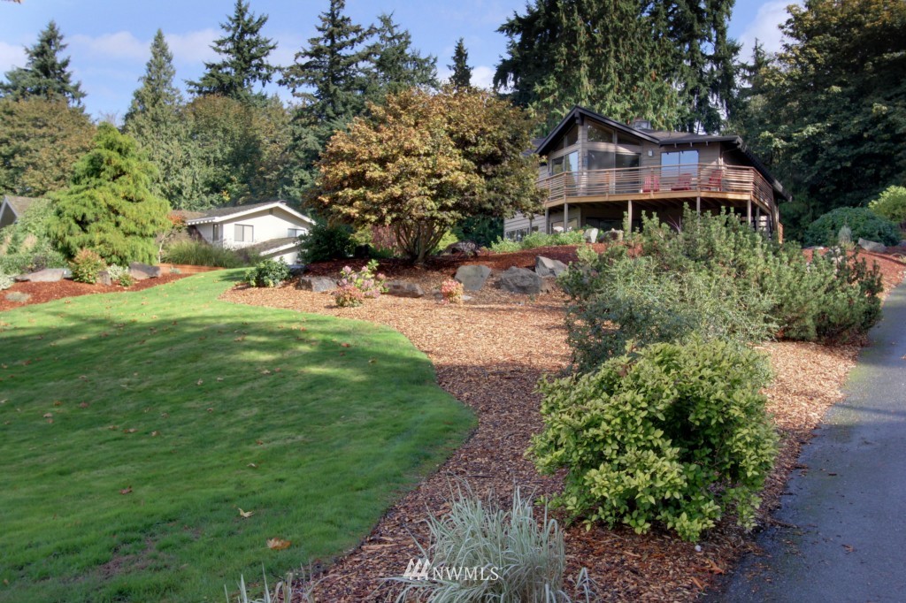 17709 Talbot Road Edmonds, WA 98026 - Photo 24 of 25 Gallery Image 24