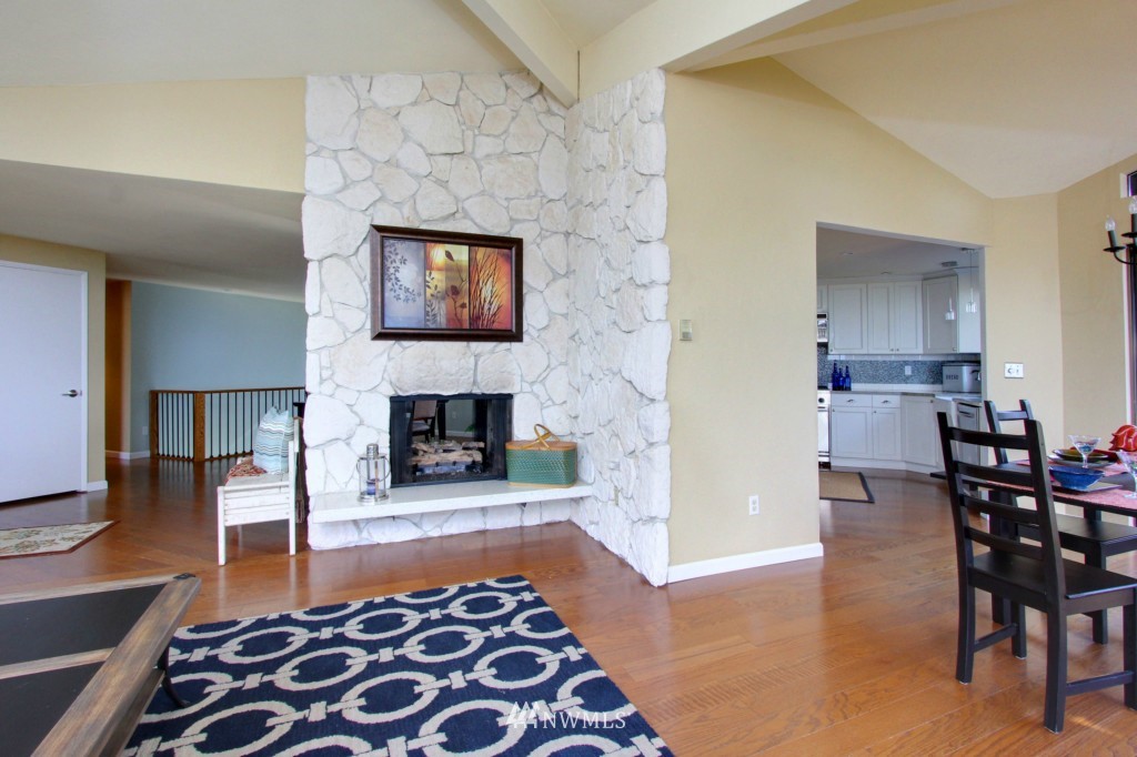 17709 Talbot Road Edmonds, WA 98026 - Photo 10 of 25 Gallery Image 10