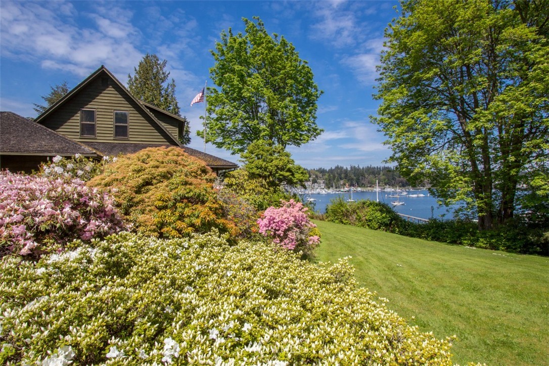 5943 Rose Loop Northeast Bainbridge Island, WA 98110 - Photo 1 of 25
