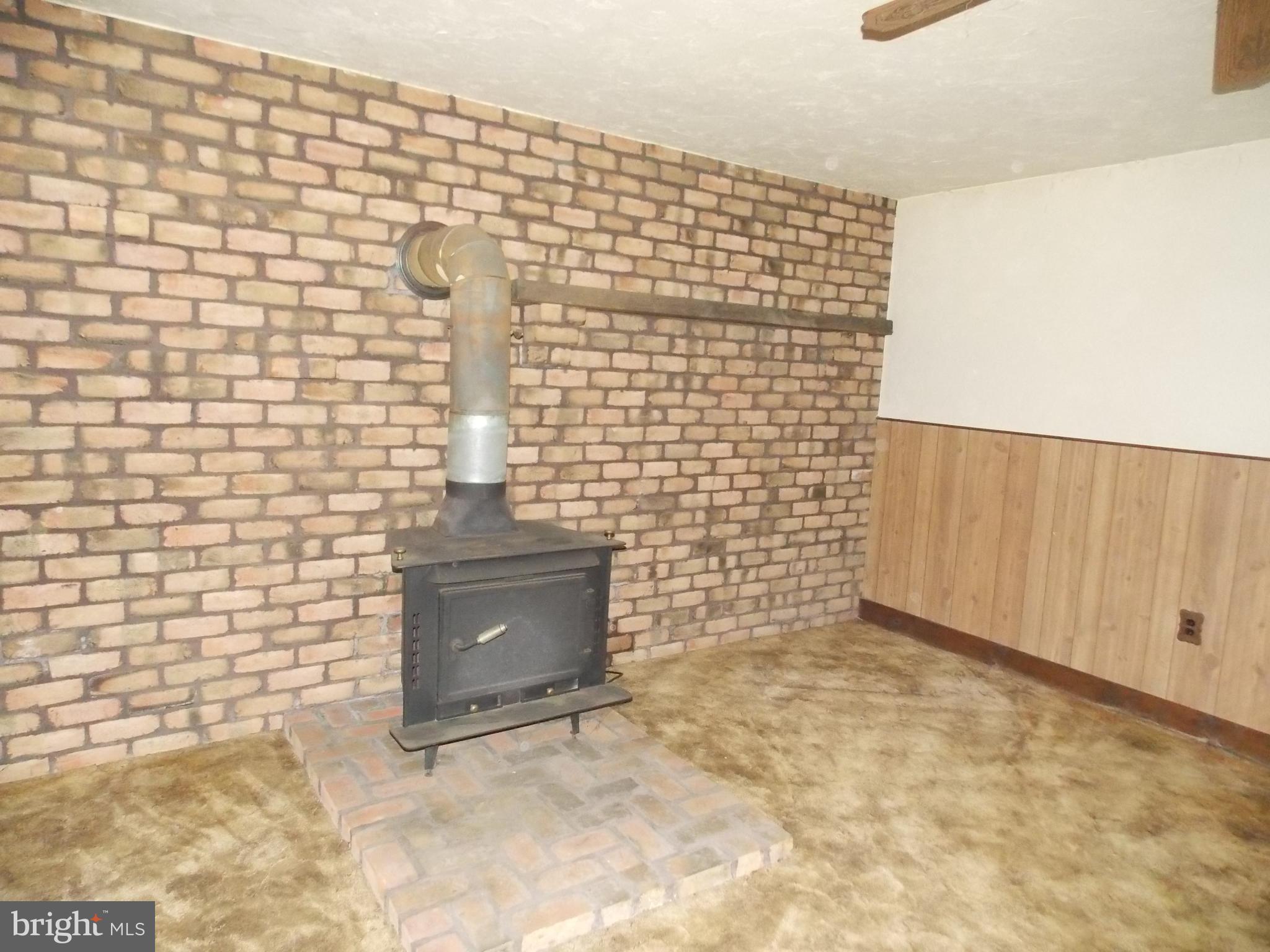 4154 Geeting Road Westminster, MD 21158 - Photo 26 of 28 Living Room