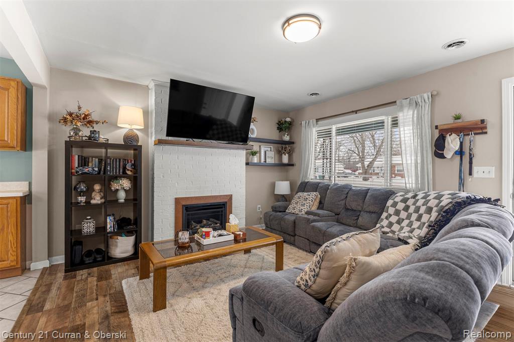 14125 Conover Place Romulus, MI 48174 - Photo 4 of 51 Gallery Image 4