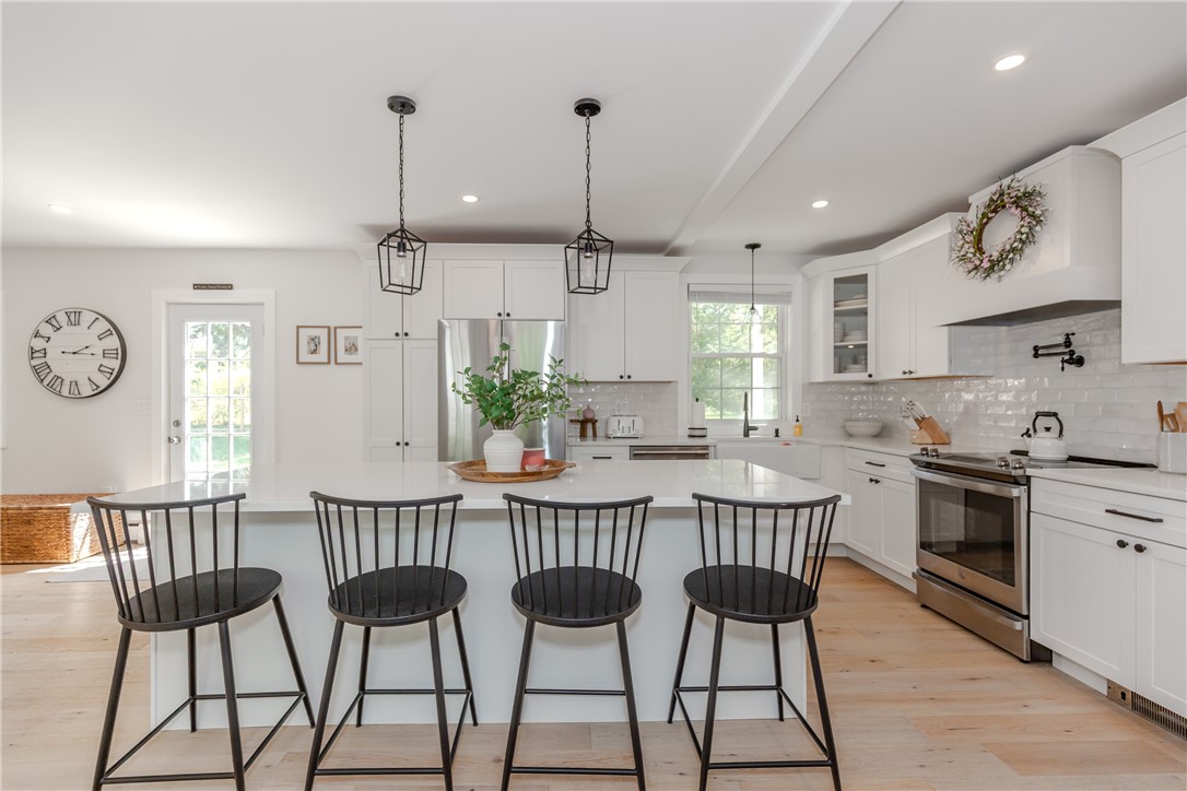 43 Brayton Road Smithfield, RI 02917 - Photo 11 of 50
