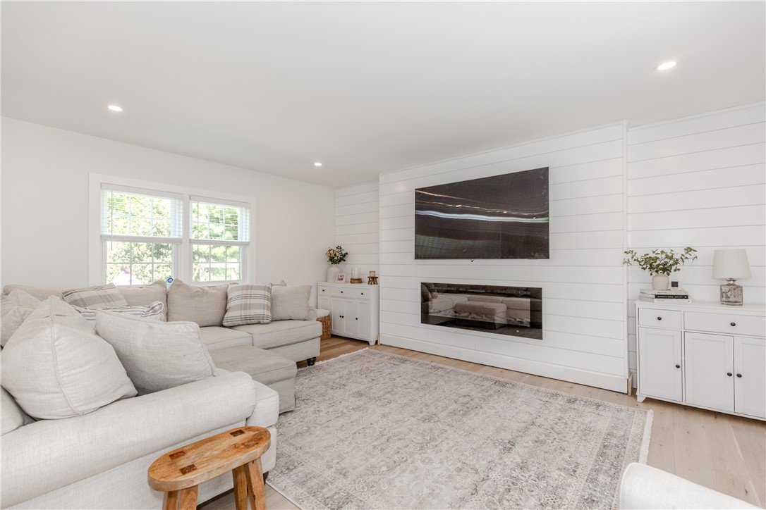 43 Brayton Road Smithfield, RI 02917 - Photo 15 of 50