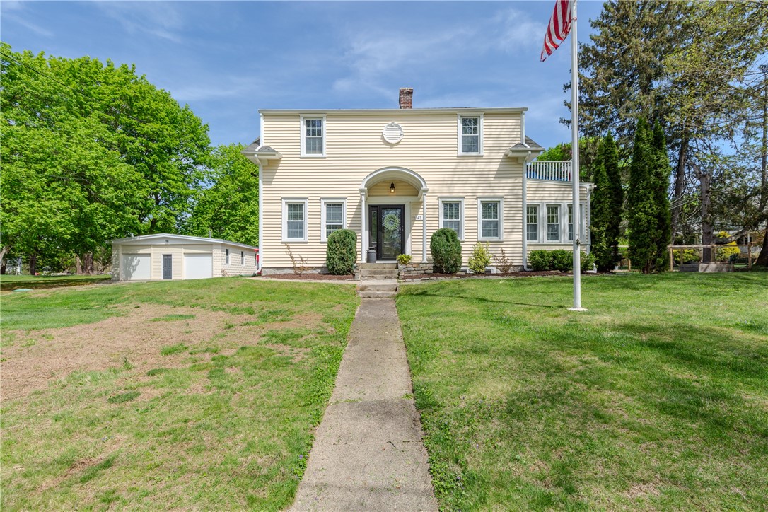 43 Brayton Road Smithfield, RI 02917 - Photo 3 of 50