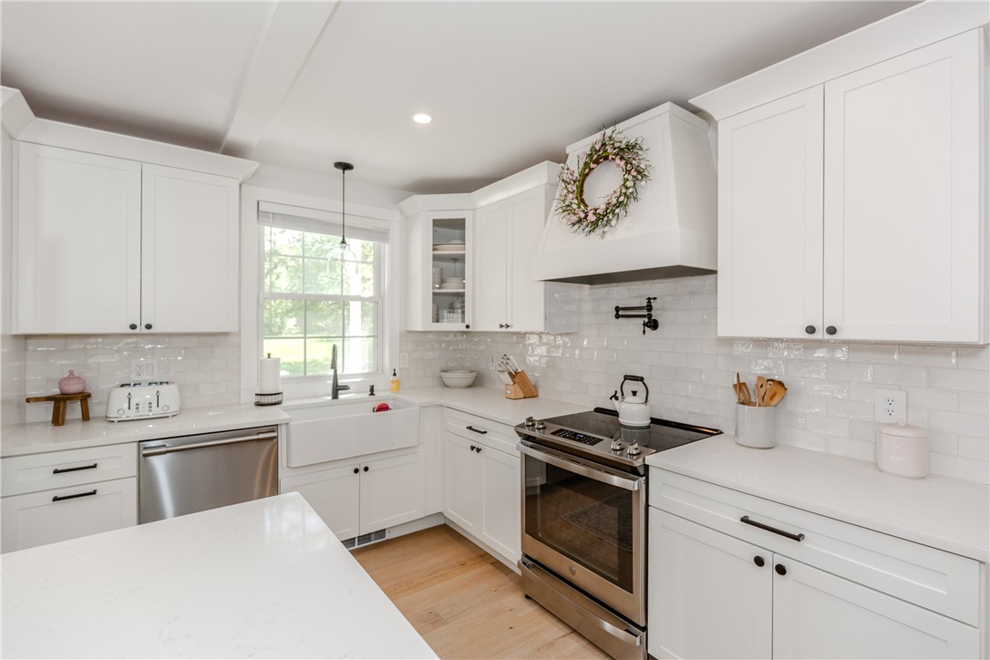 43 Brayton Road Smithfield, RI 02917 - Photo 10 of 50