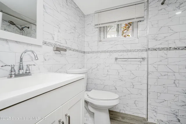 a view of a house with a garage