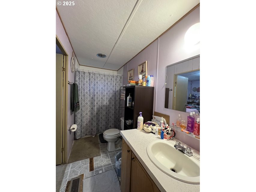 485 Shoestring Road Riddle, OR 97469 - Photo 19 of 37