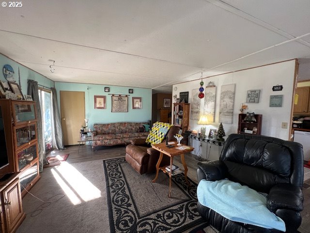 485 Shoestring Road Riddle, OR 97469 - Photo 7 of 37